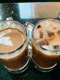 Nước ca cao đá và ca cao ấm (warm chocolate and iced chocolate drinks)