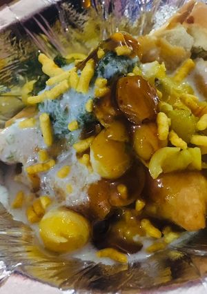 समोसा चाट (Samosa chat recipe in Hindi) रेसिपी मुख्य फोटो