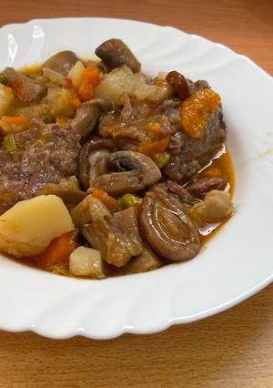 Una foto de Como preparar unas deliciosas carrilleras con setas