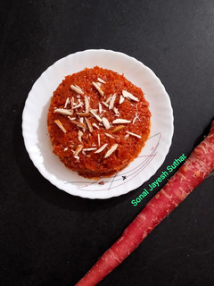 ગાજર નો હલવો (Carrot Halwa Recipe In Gujarati) રેસીપી મુખ્ય ફોટો