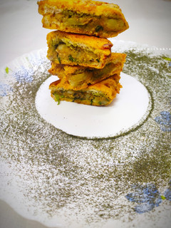ब्रेड पकोड़े (bread pakode recipe in hindi) रेसिपी मुख्य फोटो