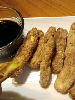 Una foto de Bastoncitos de zucchini en freidora sin aceite / horno