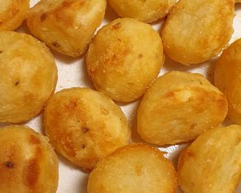 Popular Cuisine Crispy roast potatoes Delicious and Healthy