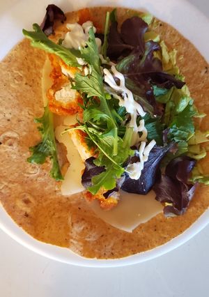 A picture of Easy buffalo chicken wraps.