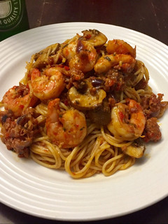 Una foto de Spaghetti Denisse, Camarones y Chorizo