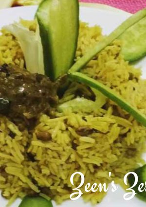 A picture of Hari Moong Khichdi or Whole Green Gram Khichdi.