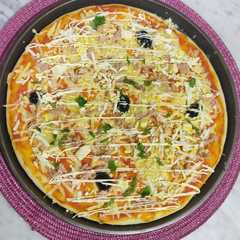 بيتزا بعجينة المايونيز 🍕🍕-レシピのメイン写真