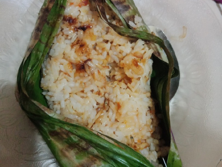 Ini dia! Cara mudah buat Nasi Bakar Pedas Teri Medan ala Umma dijamin lezat