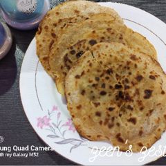 A picture of Matar or Green Pea Parathas.