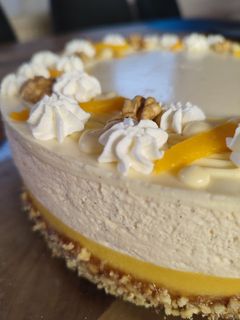 Pezsgő mousse torta barackos krémmel, gluténmentesen recept fotója