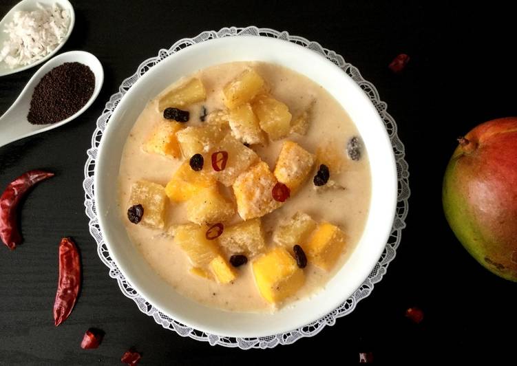 Recipe of Perfect Avnaas Amba Saasam/Pineapple and Mango Coconut Curry