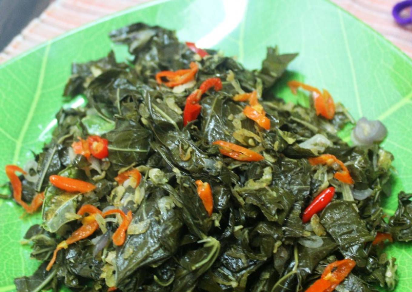 Tumis Daun Singkong Udang Rebon