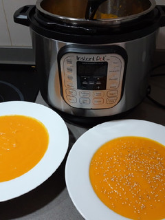 Una foto de Crema de calabaza y boniato en Instant Pot