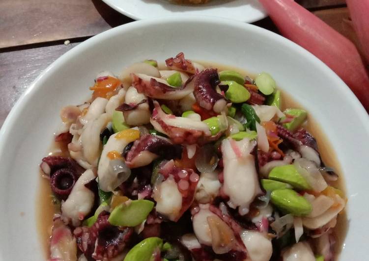 Gurita/octopus masak kecombrang