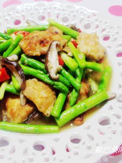 蘆筍鮮菇炒鯛魚片 的食譜成品照片