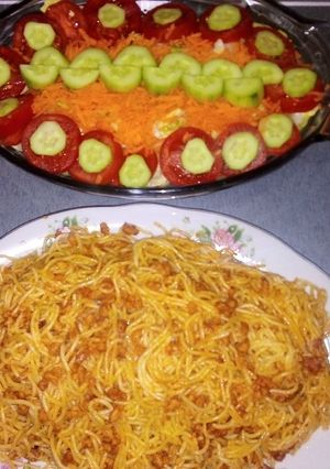 عکسی از دستور ماکارونی مامان پز همراه با سالاد 😋😋😋