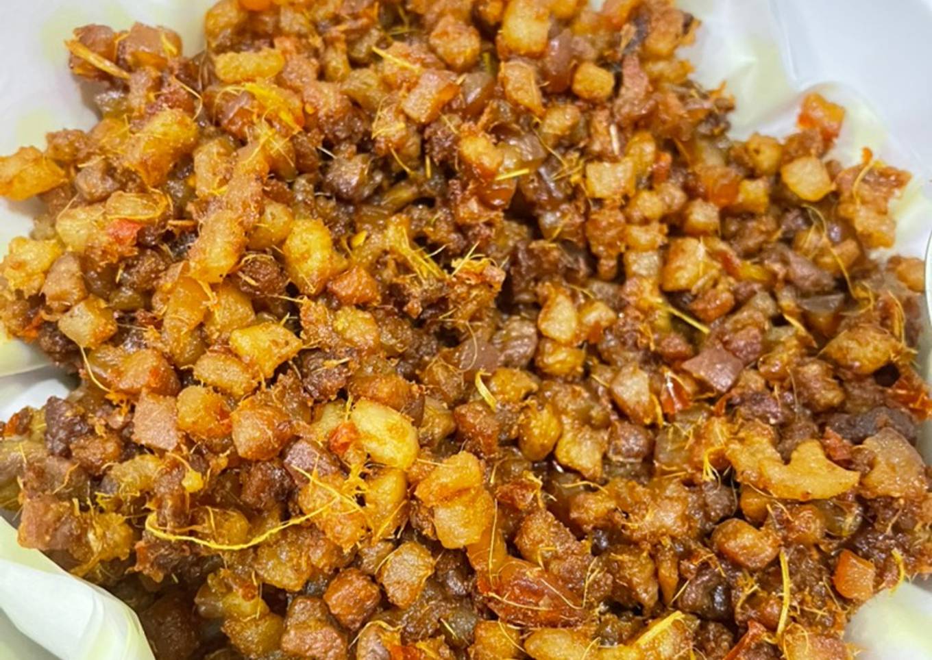 Isian urutan babi goreng khas bali