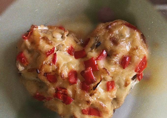 Запеканка-сердце, из мясного фарша с грибами и сыром❤️