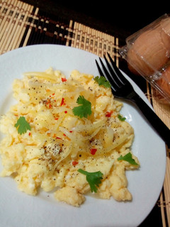 A picture of Scrambled eggs with cheese#recipemarathon.
