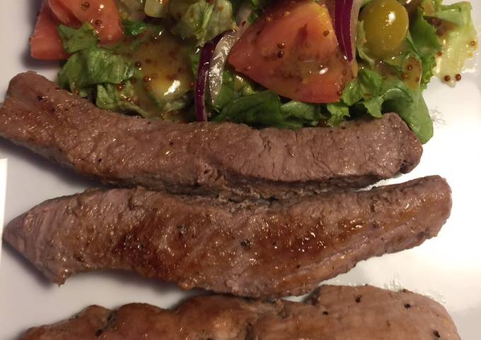 Bichillo De Cerdo Y Ensalada Con Salsa De Miel Y Mostaza Receta De Jose Chavez Cookpad<script async src=