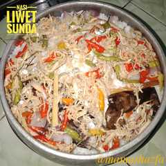 A picture of Nasi liwet sunda.