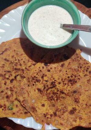 A picture of Raw Papaya Paratha.
