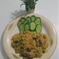 A picture of Chicken pulao.