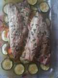 Chicharro al horno con guarnición