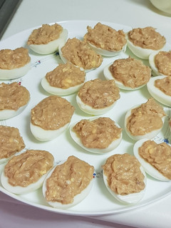 Una foto de Huevos cocidos rellenos