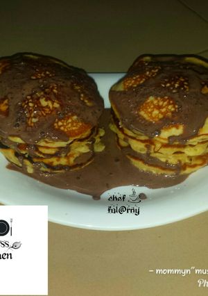 A picture of Banana pancakes by ful@rny"ss kitchen.