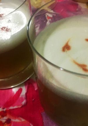 A picture of Pisco sour.