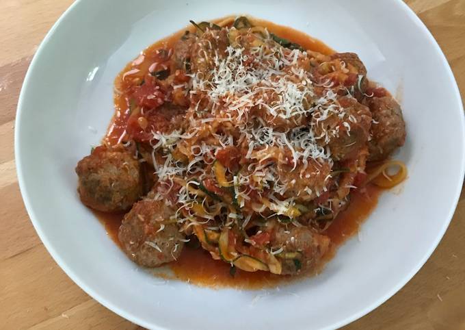 Courgetti with meatballs