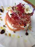 Millefoglie di melone, prosciutto crudo e mozzarella
