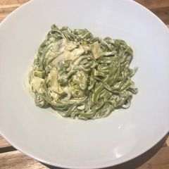 A picture of Creamy veggie pasta.