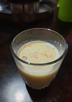 કસ્ટડૅ મીલ્ક શેક (Custard Milk Shake Recipe In Gujarati) રેસીપી મુખ્ય ફોટો