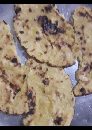 मक्का की रोटी (makka ki roti recipe in Hindi) रेसिपी मुख्य फोटो