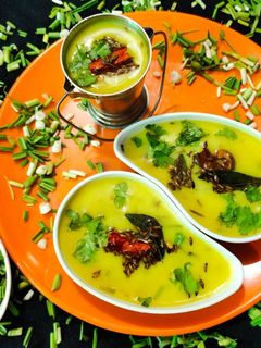 लहसुन की कढ़ी (lehsun ki kadhi recipe in Hindi) रेसिपी मुख्य फोटो