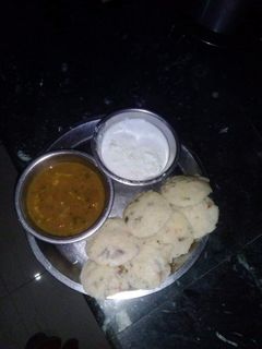 सूजी इडली (Suji idli recipe in hindi) रेसिपी मुख्य फोटो