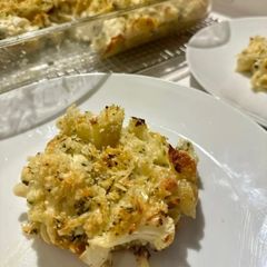 A picture of Crusty Baked Shells and Cauliflower.