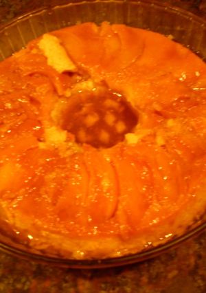 Una foto de Budín con duraznos