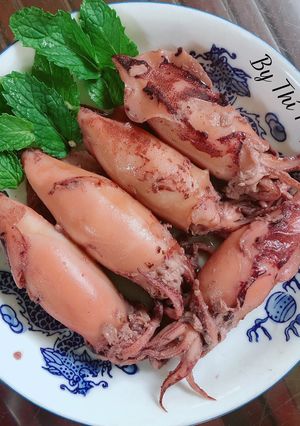 Hình của món Mực nhồi(dồn) thịt.