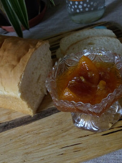 صورة لوصفة خبز توست مع مربى برتقال 🍞🍞🍊