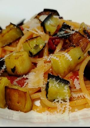 Foto di Spaghetti con Melanzane Fritte e Pecorino