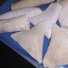 A picture of Qeema samosa.