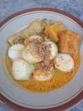Lontong kari ayam dan tahu