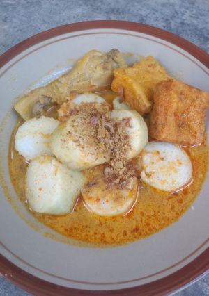 Foto resep Lontong kari ayam dan tahu