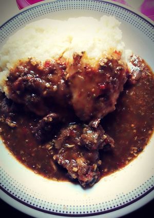 A picture of Semo with dry Okro.