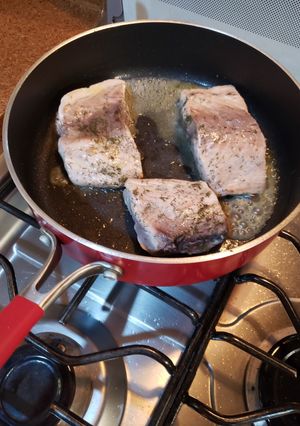 Una foto de Pescado con Eneldo