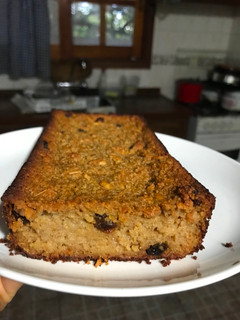 Una foto de Budín de avena con manzana 🍏 y pasas (sin harina)