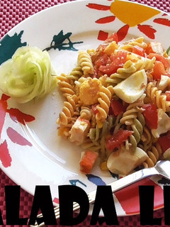 Una foto de Ensalada de espirales (light)